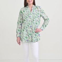 Welcome the Mila Floral Emerald Pintuck Collared tunic to your wardrobe! Crafted with light green cotton in a classic collared silhouette. Accented with delicate pleats at the chest and an enchanting floral pattern in shades of emerald, lavender and light pink, this tunic is sure to make a beautiful statement! FINAL SALE: this item is non-refundable and not eligible for return or exchange. We encourage you to carefully review your selection before completing your purchase. Size Shoulders Length Bust XS 16" 29" 40" S 17" 29 1/2" 42" M 18" 30 1/2" 42" L 18 1/2" 31" 44" XL 19" 31 1/2" 44" Spring Green Cotton Tunic, Green Floral Print Long Sleeve Tunic, Green Long Sleeve Tunic With Floral Print, Fitted Green Tunic For Spring, Spring Split Neck Blouse With Placket, Classic Green Blouse For Daywear, Green Relaxed Fit Blouse For Daywear, Green Floral Print Blouse With Relaxed Fit, Green Long Sleeve Tunic For Spring