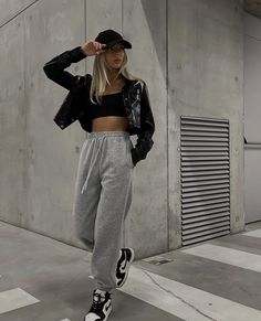 Dunk Outfit, Best Style, High Waist Leggings, Boost Your Confidence, High Waist Pants, Cute Winter Outfits, Printed Midi Skirt, Stylish Clothes For Women, Fashion People