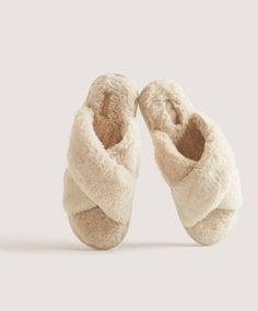 Velvet Slippers, Cute Slippers, Winter Slippers, Cotton Sleepwear, Winter Socks, Slippers Cozy, Cute Comfy Outfits, Slipper Shoes, Autumn Fashion Women