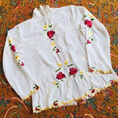 Kebaya Style, Indonesian Kebaya, Become Popular, Modern Outfits, Adult Costumes, Embroidery Flowers, New Vintage, Jakarta, Vintage Shops