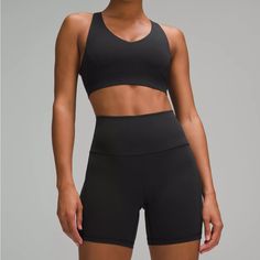 Lululemon Envital Medium Support B/C Cup Bra In Black. Brand New With Tags - Size 10. Cross Back Straps, Comes With Removable Pads High Impact Sports Bras, Jumper Short, Lululemon Tops, C Cup, Lululemon Sports Bra, Sport Dress, My Bag, Womens Bras