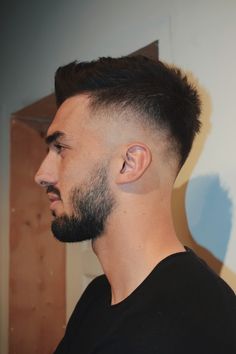 Haircuts For Oval Face Shape Men, Beard Line Up, Small Haircut For Men, Small Hairstyles For Men, Small Haircut, Hear Stile, Crazy Hair Boys, Men Short Hair Fade, Very Short Hair Men