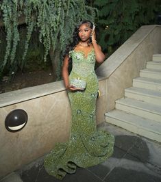 Night In The Bayou Prom, Prom Dress On Dark Skin, Corset Prom Dress Black Women, Green Prom Looks, Prom Dress Inspiration Black People, Prom Dress For Black Women, Light Green Prom Dresses, Nigerian Prom Dress, Exotic Prom Dresses