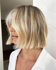 Teasy Lights Blonde, Ash Blonde Short Hair, Blonde Highlights Bob, Blonde Bob With Bangs, Blonde Balayage Bob, Kylie Hair, Short Blonde Bobs, Short White Hair, Short Hair Highlights