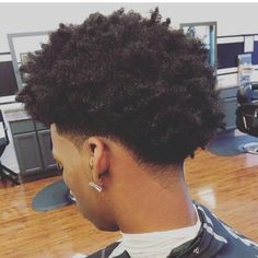 Mid Afro Taper, Fade Haircut Blonde, Frizzy Haircut, Haircut Blonde Hair, Black Hair Undercut, Afro Taper, Afro Fade Haircut, Afro Hair Fade, Twist Hair Men