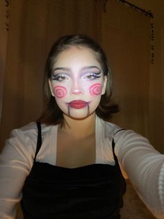 Jigsaw Costume Makeup, Halloween Costumes Face Makeup, Halloween Inspo Makeup, Fun Makeup Ideas Halloween, Halloween Make Up Ideas Easy Cute, Easy Doll Makeup Halloween, Makeup Looks Halloween Easy, Grimace Halloween Costume, Doll Makeup Looks Halloween