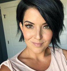 Short Hairstyles For Dark Hair, Asymetrical Haircut Edgy, Pixie Haircut Ideas, Short Black Hair, Short Dark Hair, Short Hairstyles Fine, Pixie Haircut For Thick Hair, Edgy Short Hair, Haircuts For Medium Hair