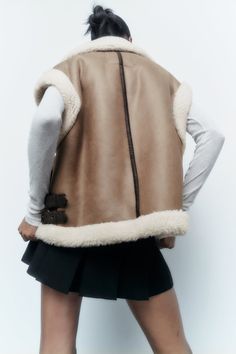 CONTRAST FAUX SHEARLING GILET - Brown / Taupe | ZARA Ireland Zara Vest, Faux Shearling Vest, Chaleco Casual, Coat Women Fashion, Shearling Vest, Outwear Coat, Winter Vest, Vest Coat, Sleeveless Jacket