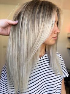 Instagram @hotteshair Balayage Blonde | Cheveux | Pinterest | Balayage .. [post_tags Platinový Blond, Straight Balayage, 20s Hair, Balayage Straight Hair, Balayage Hairstyle, Balayage Blond, Color Melt, Bronde Balayage, Blond Balayage