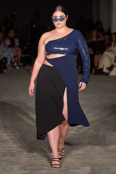 Cut Out Asymmetrical Vegan Patent Leather and Crepe Dress | Christian Siriano Runway Plus Size, Plus Size Runway, Body Positive Fashion, Plus Size Fall Outfit, Naeem Khan, Jeremy Scott, Christian Siriano