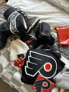 What i wore to a hockey game 🏒#hockey #philadelphia #sports #sportswear Hockey Games, What I Wore, What To Wear, Sports, How To Wear