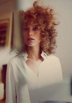 curls + white shirt.. her hair!!! Curly Red Hair, Big Curly Hair, Wild Hair, Hair Spray, Good Hair Day, Hair Envy, Love Hair