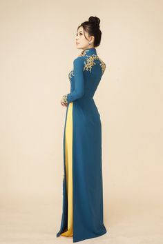 Modern collar Material: Crepe, lace Raglan long sleeves Type: Modern ao dai Vietnamese Wedding Dress, Modern Ao Dai, Vietnam Dress, Blue Bride, Silk Anarkali, Moon Dress, Dress Drawing, Anarkali Suits, Fashion Design Sketches