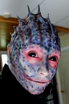 Alien prosthetic makeup-by Rhonda Causton(Reel Twisted FX) SFX prosthetics and accessories Maquillage Halloween Simple, New Halloween Costumes, Halloween Costumes For 3, Scary Makeup, Halloween Makeup Easy