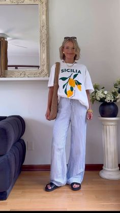 Medditeranean Outfits, Playful Style Outfits, Summer Colors Outfits, Linen Striped Pants Outfit, Anyone But You Outfits, Summer 2025 Outfits, Berlin Summer Outfits, Pijama Pants Outfit, Comfy Summer Outfits Aesthetic