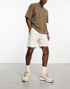 Shorts by Selected Homme Your new go-to Regular rise Belt loops Side pockets Regular fit Neutral Outfits Men Casual, Men Nyc Outfit Summer, Casual Summer Men Outfits, Men’s Casual Shorts, Summer Mens Clothes, Mens Trendy Outfits Summer 2024, Mens Masculine Fashion, T Shirt Shorts Outfit Men, Euro Summer Outfits Men