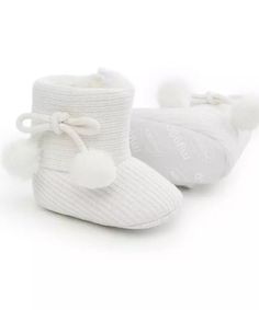 Adorable. Comfy. Warm. Easy. These booties pair perfectly with any outfit this season. Made of soft cotton material. Fits true to size. Order up for growth. Baby First Walking Shoes, Baby Winter Boots, Cute Uggs, Outfits For Christmas, Pom Pom Baby, Boots For Kids, Baby Moses, Uggs Boots, Baby In Snow