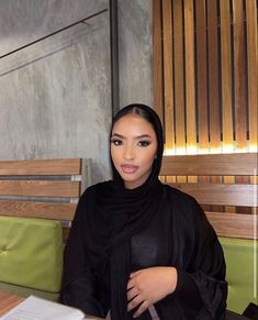 Hijabi Modest Outfits, Asian Bridal Makeup, Simple Hijab, Mode Turban, Modest Fashion Hijab, Modest Summer Outfits, Head Scarf Styles, Hijabi Fashion Casual, Muslim Women Fashion