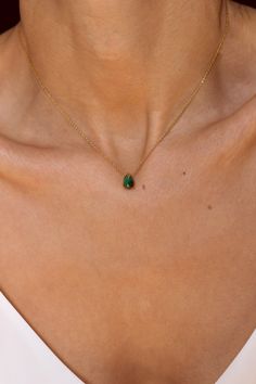 Necklace Stone Jewellery, Plain Necklace, Gold Stone Necklace, Necklace With Stone, Stone Jewelry Necklace, Abundance Manifestation, Malachite Necklace, Malachite Pendant, Malachite Jewelry