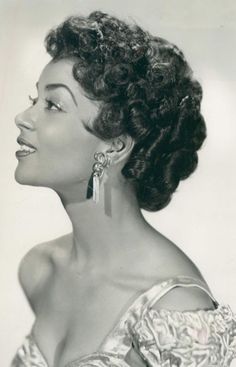 Idda Van Munster, Look 80s, Black Actresses, Famous Black, Black Hollywood, Hollywood Glam, Old Hollywood Glamour