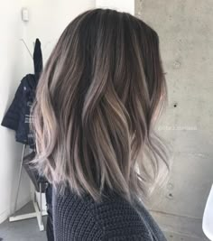 Ash Brown Hair Color, Short Ombre Hair, Ash Brown Hair, Lob Haircut, Hair Color Balayage, Hair Envy, Hair Color Trends, Brown Hair Colors, Blonde Highlights