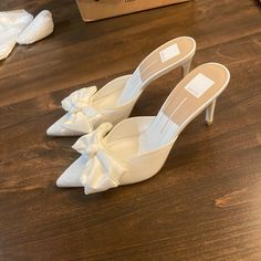 Lulus, Size 10, Pearl Bow Heels. Never Worn White Pearl Heels, Elopement Dinner, Shoes With Bows, Pearl Heels, Bows Wedding, Heels Aesthetic, Pointy Toe Heels, Pearl Bow, Bow Heels