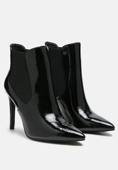 Heeled Chelsea Boots, Botas Chelsea, 9 To 5, Winter Weddings, Slip On Boots, Black Chelsea Boots, Leather Pieces, Chelsea Boot, Heel Type