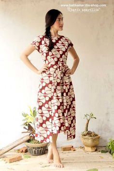 Batik Dress Design, Indonesian Batik Dress, Batik Jumputan, Indonesian Clothing, 50 Style Dresses, Fashion Batik, Batik Amarillis, Batik Kebaya