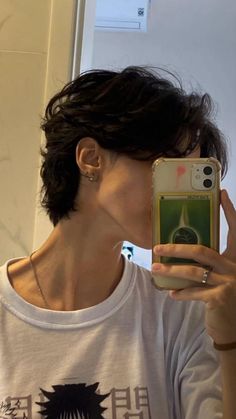 Masc Haircuts Thick Hair, Short K Pop Hair, Short Layered Haircuts Ear Length, Female Modern Mullet, Queer Asian Hair, Masc Wolfcut Hair, Short Pixy Hairstyles For Women, Guy Haircuts With Bangs, Unisex Short Curly Haircuts