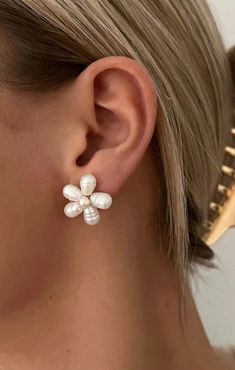 Check out ALV Jewels Pearl Flower Stud Earrings ~ Freshwater Pearl. Get $10 off + free shipping with Club Mumu. Alv Jewels, Flowy Clothing, Flower Stud Earrings, Flower Stud, Jewelry Lookbook, California Style, Pearl Flower, Flower Earrings Studs, Show Me Your Mumu