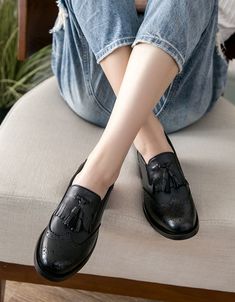 British Style Handmade Leather Black Oxford Shoes Black Oxford Shoes, Shoes 2021, Black Oxfords, Mary Jane Shoes Womens, Spring Color, Chunky Heels Sandals, Women Oxford Shoes, Winter Boots Women, Shoes Brand