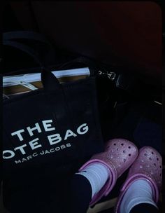 Pink Marc Jacobs Bag, Shoes Pic, Marc Jacobs Tote Bag, Mix Baby Girl, Black Relationship Goals, Snap Friends, Marc Jacobs Tote, Girly Bags, Fresh Shoes