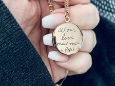 Custom handwriting Locket necklace, actual handwritten Necklace, personalized engraved keepsake jewelry, gold/silver/rose gold locket necklace. Shiny gold, silver or rose gold plated 20 mm Locket pendant - customized gift for so many occasions and perfect for mom, grandma, sister or best friend. The chain necklaces is between 18" to 26" - please choose from dropdown menu. You can also choose a leather necklace for edgier look - add your request at the note to seller box. I can engrave front and Handwriting Keepsake, Handwritten Necklace, Engraved Christmas Gifts, Rose Gold Locket, Engraved Handwriting, Gold Locket Necklace, Handwriting Jewelry, Antique Locket, Memorial Tattoo