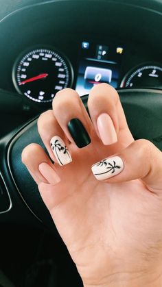 Almond Cruise Nails, White Palm Tree Nails, Thailand Nails Designs, Beach Vacation Nails Almond Shape, Palm Tree Nails Design, Sort Nails, Thai Nails, Spring Beach Nails, Nails With Palm Trees