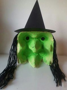 an image of a halloween hat made out of yarn