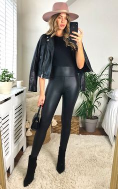 Style Leather Leggings, Look Kimono, Sue Barker, Women Leggings Outfits, Leather Tights, Pu Leggings, Pleather Leggings, Leather Leggings Outfit, Staple Dress