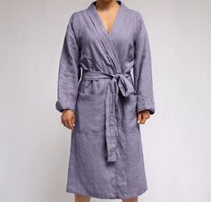 The lightest robe in the Smooth Linen collection covers you up without weighing you down, to start your day in modesty and comfort. Make your coffee, listen to the birds, go to your shower in blissful linen coolness before the day gears up. Neat cuffs can be turned back and pushed up when you’re busy or rolled down for coverage. Shawl collar, dropped shoulders, big patch pockets and single belt loops look after your comfort. Ethical Shopping, Linen Collection