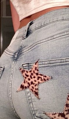 Stars On Jeans, Custom Clothes Ideas, Thrift Flips, Alt Clothes, Diy Jeans, Thrift Flip, Diy Resin Crafts, Upcycled Fashion, Jeans Diy