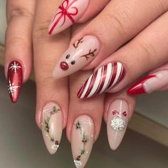 Get into the holiday spirit with our Handmade Christmas Press on Nails featuring reindeer, wreaths, ornaments, and snowflake designs! These custom, reusable pressons are easy to apply and add a festive touch to your nails for a cheerful celebration!📦 What comes with your press on nail kit? 10 nails of your size 24 adhesive tabs 1 nail file 1 cuticle stick Instructions on how to apply and remove them. Finding Your Size:Check out our sizing chart or Visit our sizing tutorial here: Sizing Directio Time Nails, Christmas Press On Nails, Xmas Nail, Christmas Nail Ideas, Fancy Christmas, Christmas Gel, Nails Beautiful, Style Nails, Inspired Nails