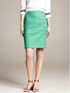 Basketweave Pencil Skirt - Skirts Green Pencil Skirts, Pretty Skirts, Style Inspiration Spring, Banana Republic Skirt, Pretty Clothes, Roger Vivier, Nyc Fashion, Future Fashion, Work Fashion