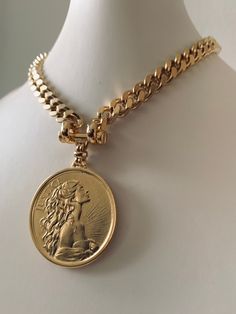 "⚜️NEW COLLECTION 2023⚜️ ✨EXPRESS SHIPPING OVER 100$ FREE Item Overview  Handmade item  Made to order. DETAILS High quality 2 micron 24k gold micron plating  Lead Free and Nickel Free MEASURES Coin size: 40mm /  thickness 4 mm  Chain width- 7-8 mm   GODDESS CURB NECKLACE  Can goes along your favorite necklace you wearing daily for \" layered\" look or just by it self for \"clean\" and classy look. As a gift , will be beautiful for your best friend birthday, sister wedding, mom anniversary or you Gold Coin Choker, Gold Chunky Necklace, Silver Statement Jewelry, Gold Statement Jewelry, Chunky Gold Necklaces, Vintage Gold Necklace, Trendy Chokers, Dainty Gold Earrings, Vintage Choker Necklace