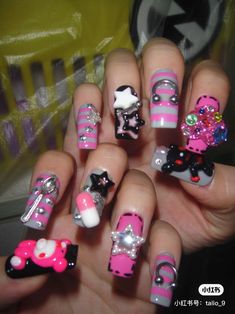 Gloomy Bear Nails, Scene Kid Nails, Scene Nails Emo, Scene Nails, Kid Nails, Ruby Nails, Daisy Acrylic Nails, Chic Nail Art, Black Acrylic Nails