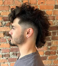 Curly Mullhawk, Long Hair Faded Sides Men, Curly Mohawk Mullet, Mohawk Mullet Mens, Mohawk Curly Hair, Mullet Mohawk, Undercut Ideas, Mohawk Fade, Long Mohawk