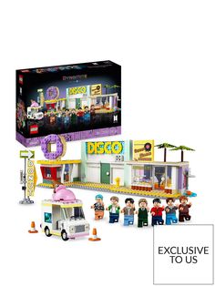 the lego movie set includes an ice cream shop