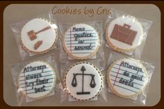 four cookies decorated like law books and gavel, with the words'authors always read'written on them