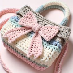 Crochet Bags Purses Handbags, Crochet Thread Projects, Handbag Ideas, Crochet Clutch Bags, Quick Crochet Projects, Diy Crochet Bag, Crochet Hair Clips, Crochet Baby Sandals