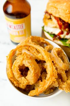 Beer Battered Onion Rings are the perfect complement to any burger, game day BBQ, or just settling that craving for your favorite fair food. It only takes two onions to serve up a crowd, but be warned, they’ll be hungry for more! Recipes For College Students, Sandwich Sides, Egg Pasta, Fair Food, Brown Ale, Vidalia Onions