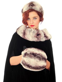 Vintage Chinchilla Fur Hat, Scarf & Muff Set 1950s Amrose Fur Hat Outfit, Hand Muffs, Fur Outfit, Hand Muff, Chinchilla Fur, Fur Headband, Fur Clothing, Fur Shoes, Elegant Hats