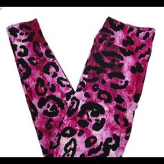 A Beautiful Pair Of Lularoe Leggings. Super Awesome Pink And Black Animal Print ! Casual Pink Leggings For Fall, Trendy Pink Leggings For Fall, Cheetah Leggings, Black Animals, Leopard Animal, Pink Leopard, Lularoe Leggings, Pink Leggings, Pink And Black