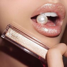 Jouer "Skinny Dip" Glossy Lips Makeup, Kristina Webb, Jouer Cosmetics, Make Up Inspiration, Glitter Lip Gloss, Beauty Make-up, Makeup Hacks, Glossy Lips